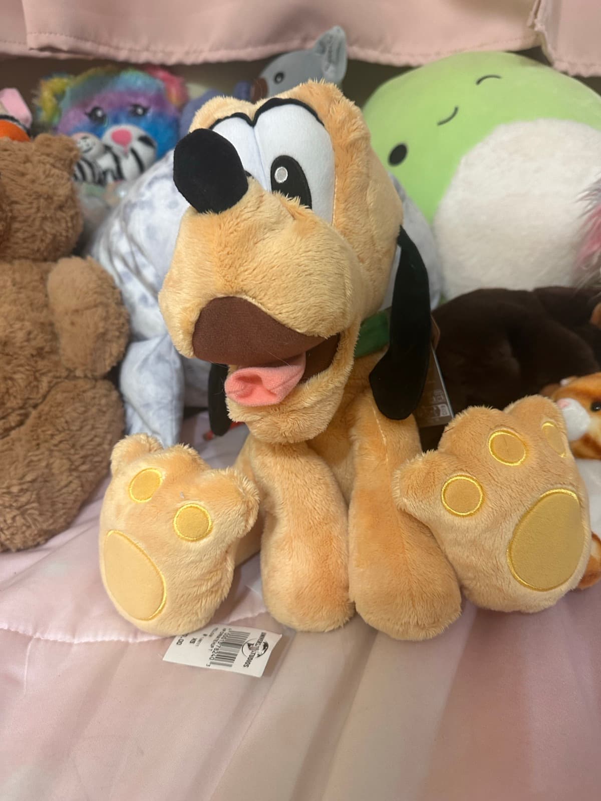 Pluto (Big Feet)