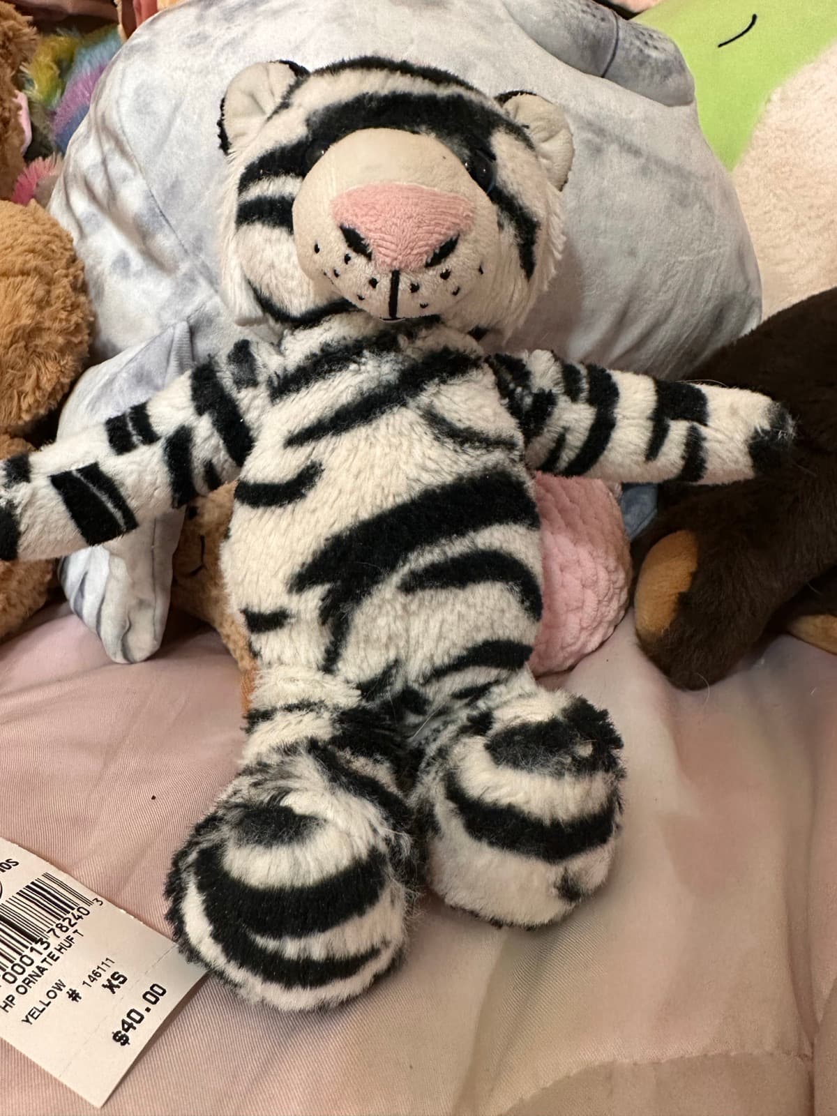 Bashful Snow Tiger